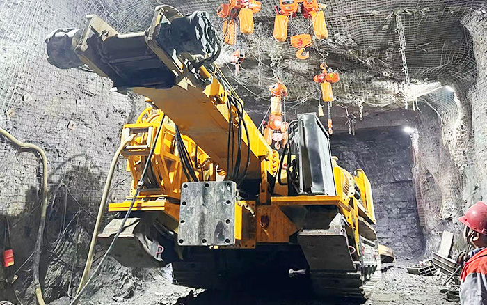 掘進磷礦！徐工XTR7/360掘進機點磷成金