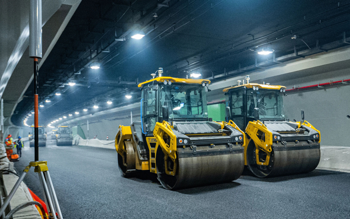 XD135TIV壓路機(jī)：智能施工時(shí)代的高效利器！