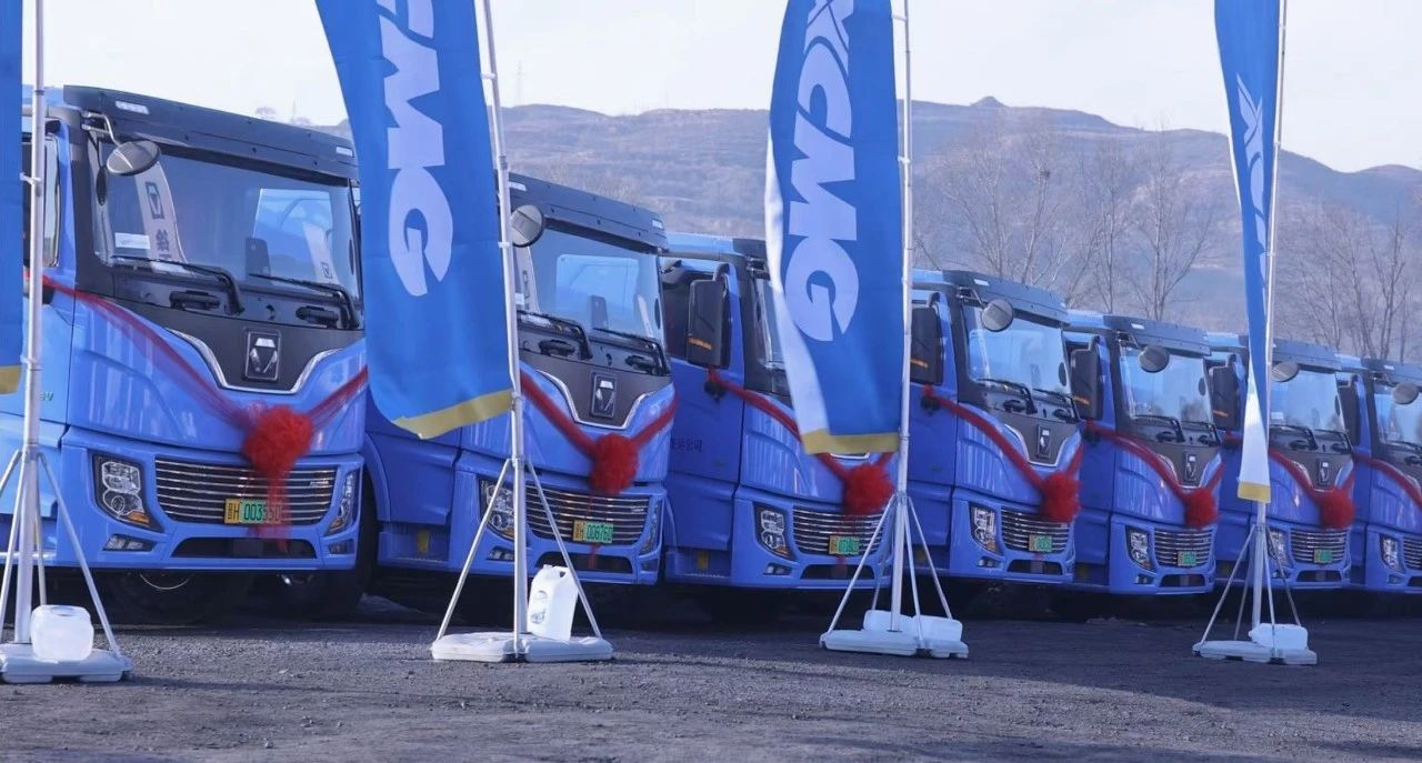 首季“開(kāi)門紅”！百臺(tái)徐工新能源換電重卡交付山西