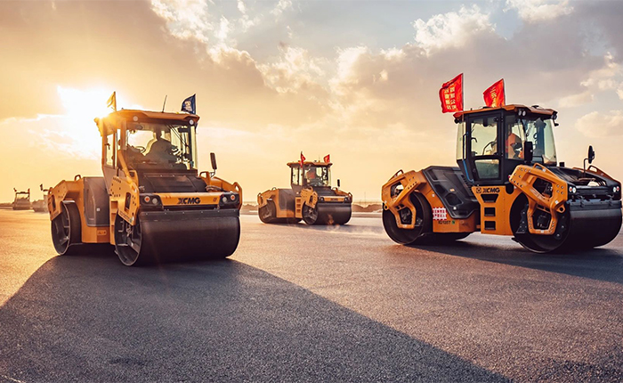 XD135T 壓路機(jī)：油面施工，智慧先行