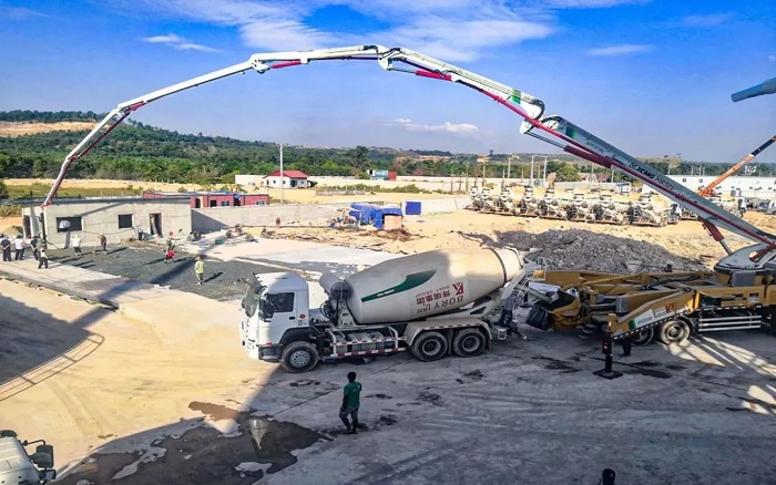 中柬同心，共建未來！徐工“智造”賦能柬埔寨基建