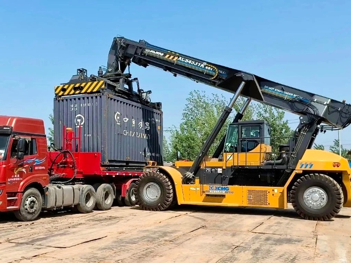 高效正面吊——散裝物料裝卸、輸送解決方案專家！