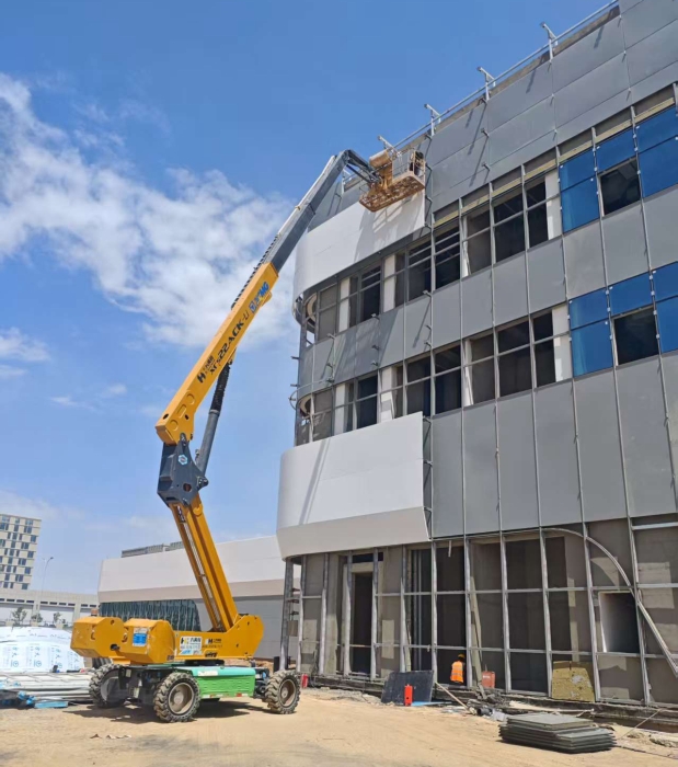 智穩(wěn)高效！徐工XGS22ACK-Li，蘭州機(jī)場(chǎng)上的綠色高效引擎