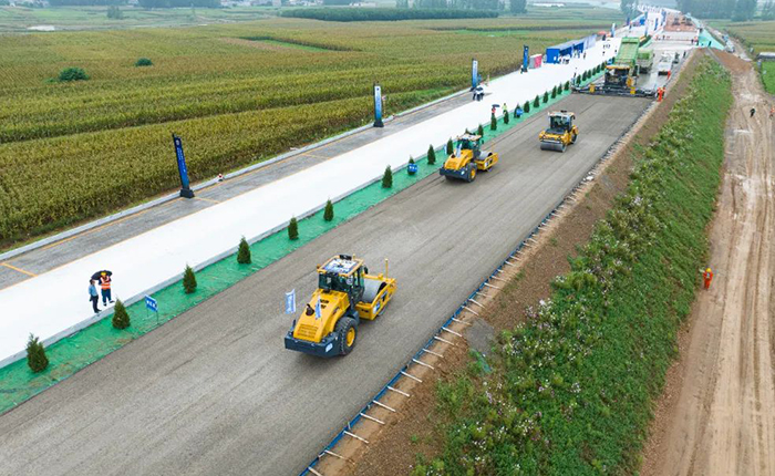 全場(chǎng)景智慧賦能，徐工水穩(wěn)層施工更便捷、更精準(zhǔn)！