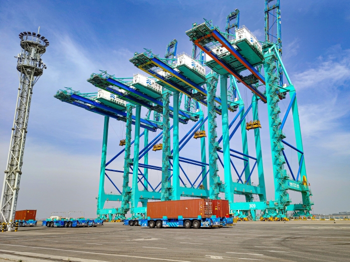 百臺(tái)集群，百萬(wàn)箱量！徐工AGV打造智慧港口“中國(guó)標(biāo)桿”