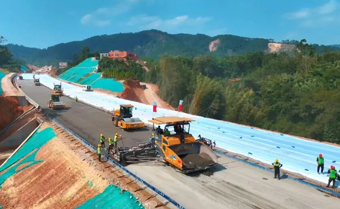 壓實(shí)跳出“憑經(jīng)驗(yàn)”，智能技術(shù)來 “把關(guān)”