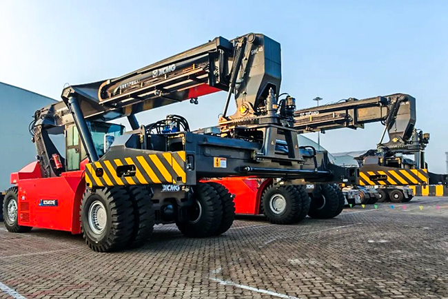 碼頭來了徐工“大家伙”！件雜貨作業(yè)再添綠色動能