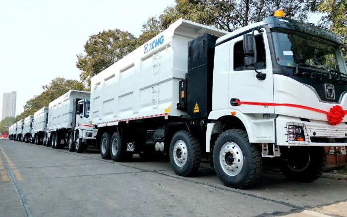 徐工純電動自卸車列隊出海，助力當?shù)孛禾窟\輸綠色轉(zhuǎn)型